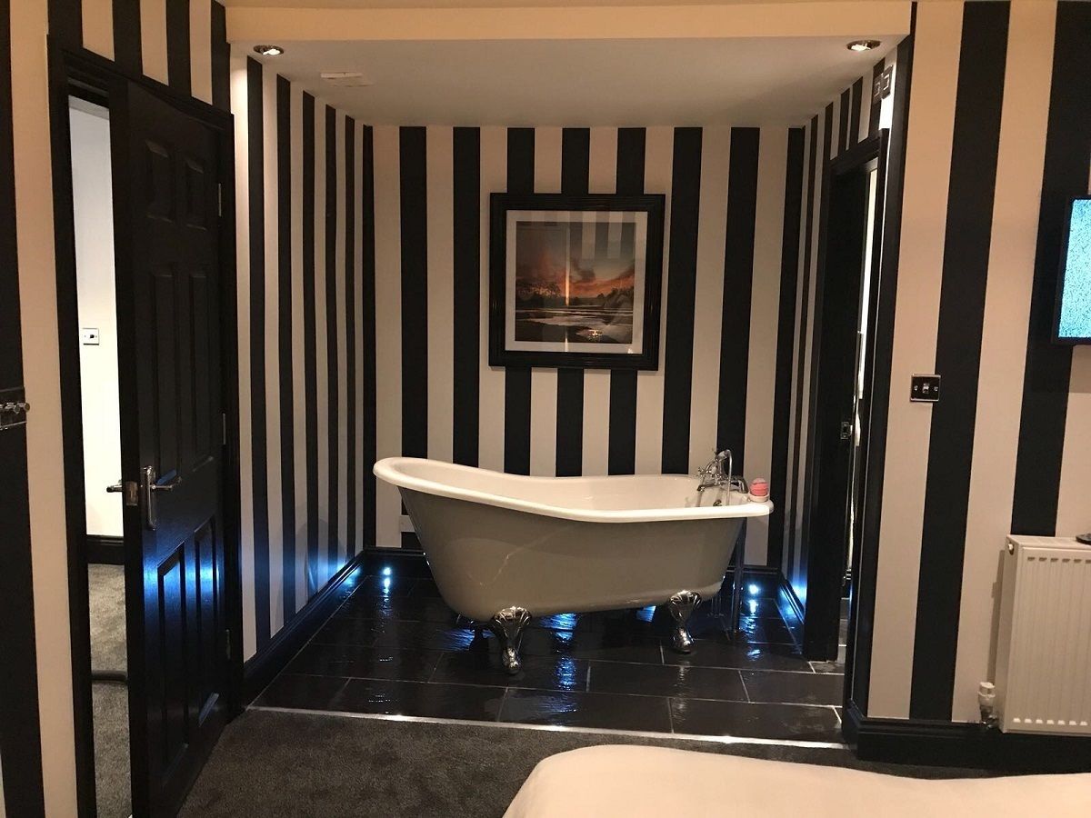 Bathtub besar