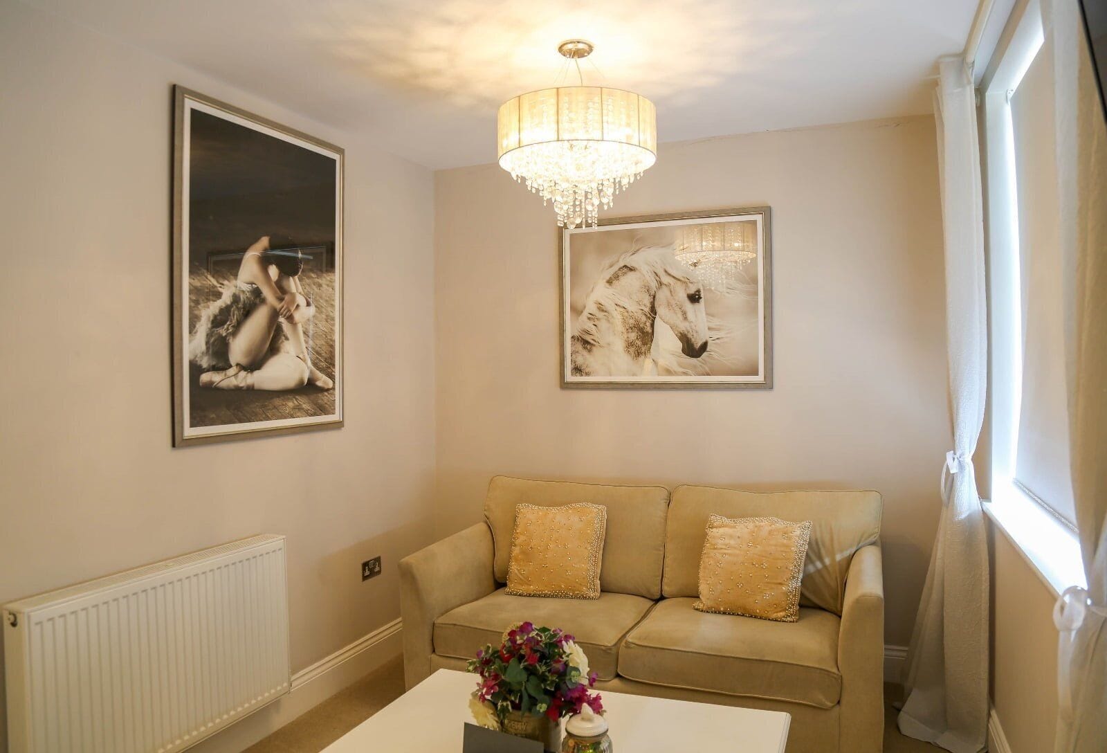 더블룸, 주방 (Fairytale,bathroom with shower & bath) | 저자극성 침구, 각각 다른 스타일의 인테리어, 각각 다르게 가구 비치, 암막 커튼