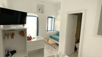 Studio, dans les dépendances (WindMills) | Draps en coton égyptien, literie de qualité supérieure, minibar