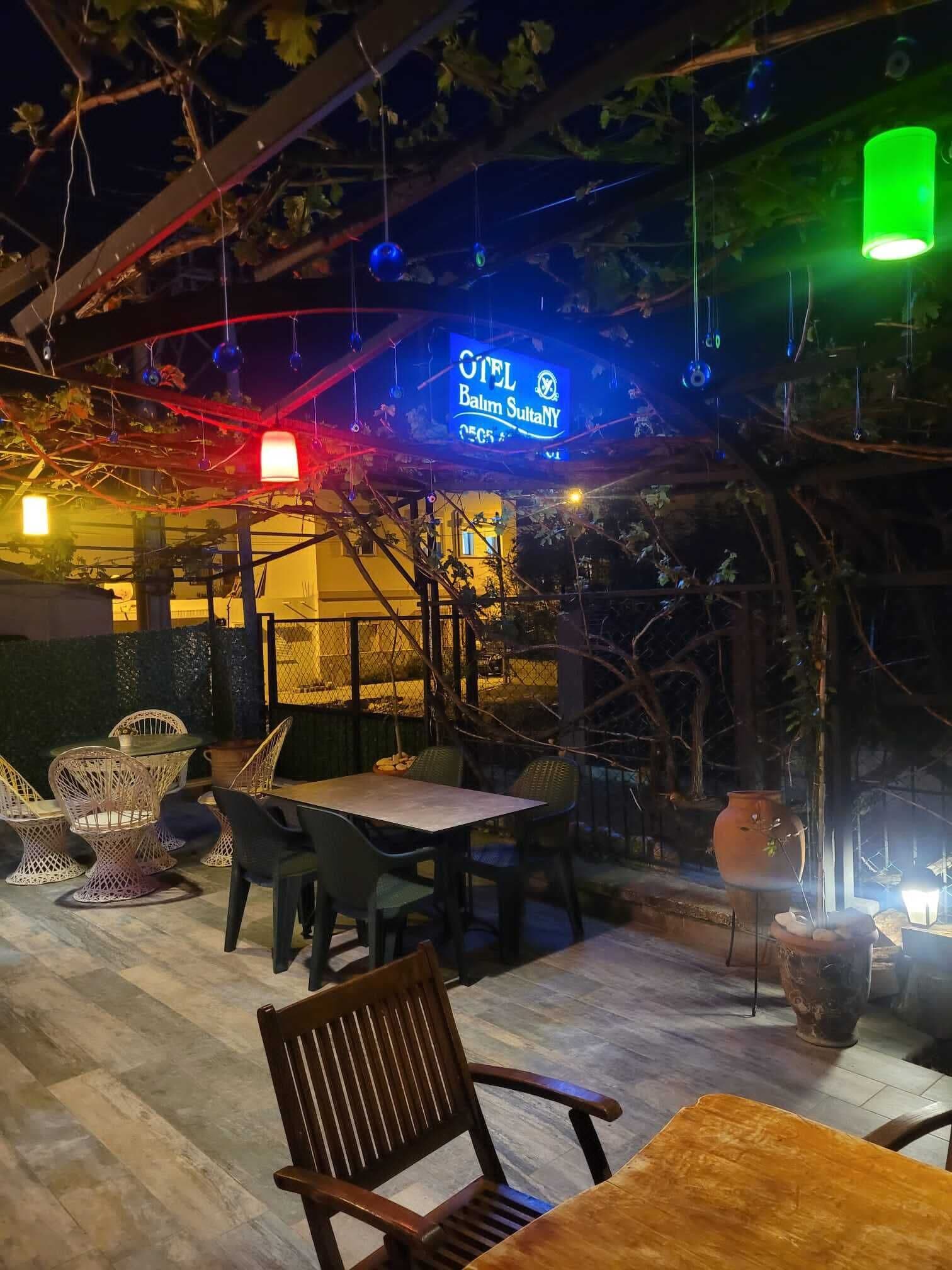 standard double room | living area | lcd tv