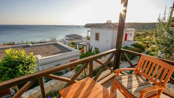 Deluxe Double Room, 1 King Bed, Sea View | Balcony