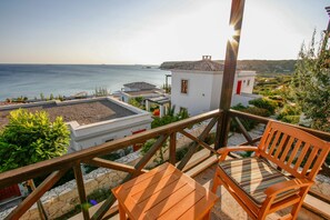 Deluxe Double Room, 1 King Bed, Sea View | Balcony - Bertiz Bozcaada Hotel and Restaurant (Bozcaada)