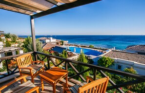 Panoramic Suite, 1 King Bed with Sofa bed, Fireplace, Sea View | Balcony - Bertiz Bozcaada Hotel and Restaurant (Bozcaada)