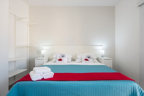 Suite studio Premier, 1 lit double | 1 chambre, bureau, fer et planche à repasser, lit de bébé (gratuit)