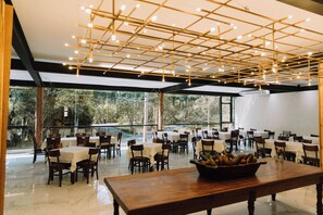 Breakfast, lunch and dinner served