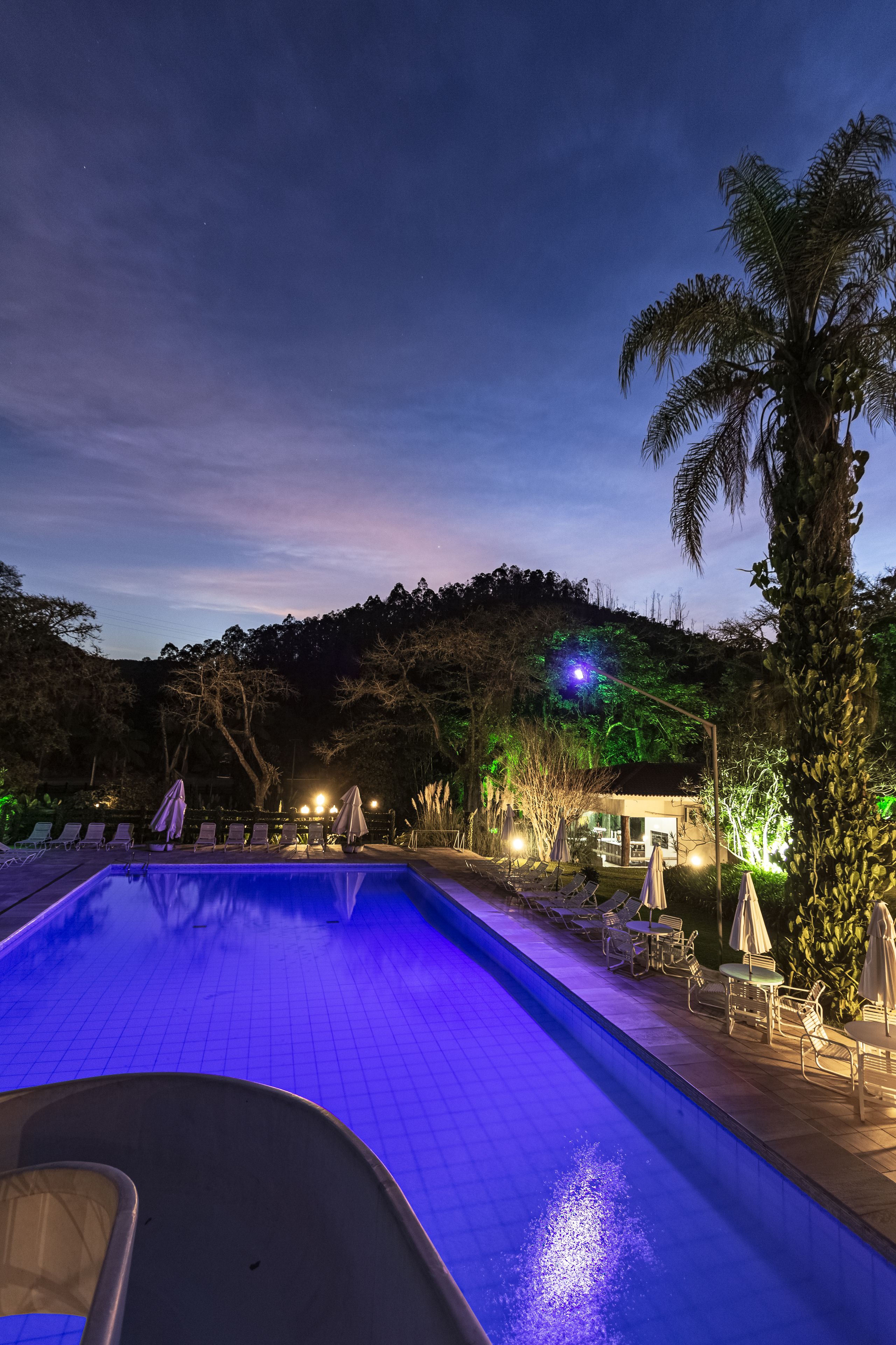 Piscina interna, 2 piscinas externas