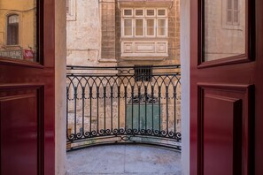 Room | Balcony - Lucia 182 (Valletta)