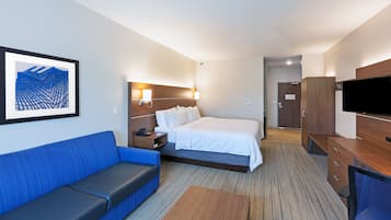 Premium bedding, in-room safe, desk, blackout drapes