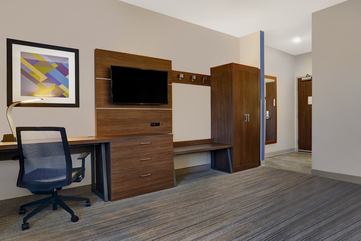 Zimmer, 1 King-Bett, Nichtraucher (Leisure) | Zimmerausstattung