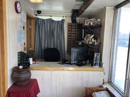 入住/退房自助服务终端