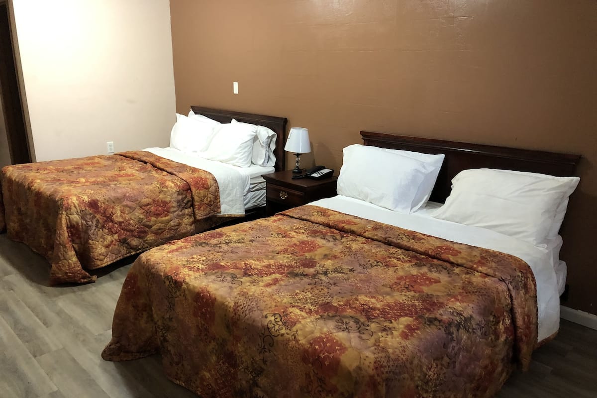 Double Room, 2 Queen Beds | WiFi (free), bed sheets
