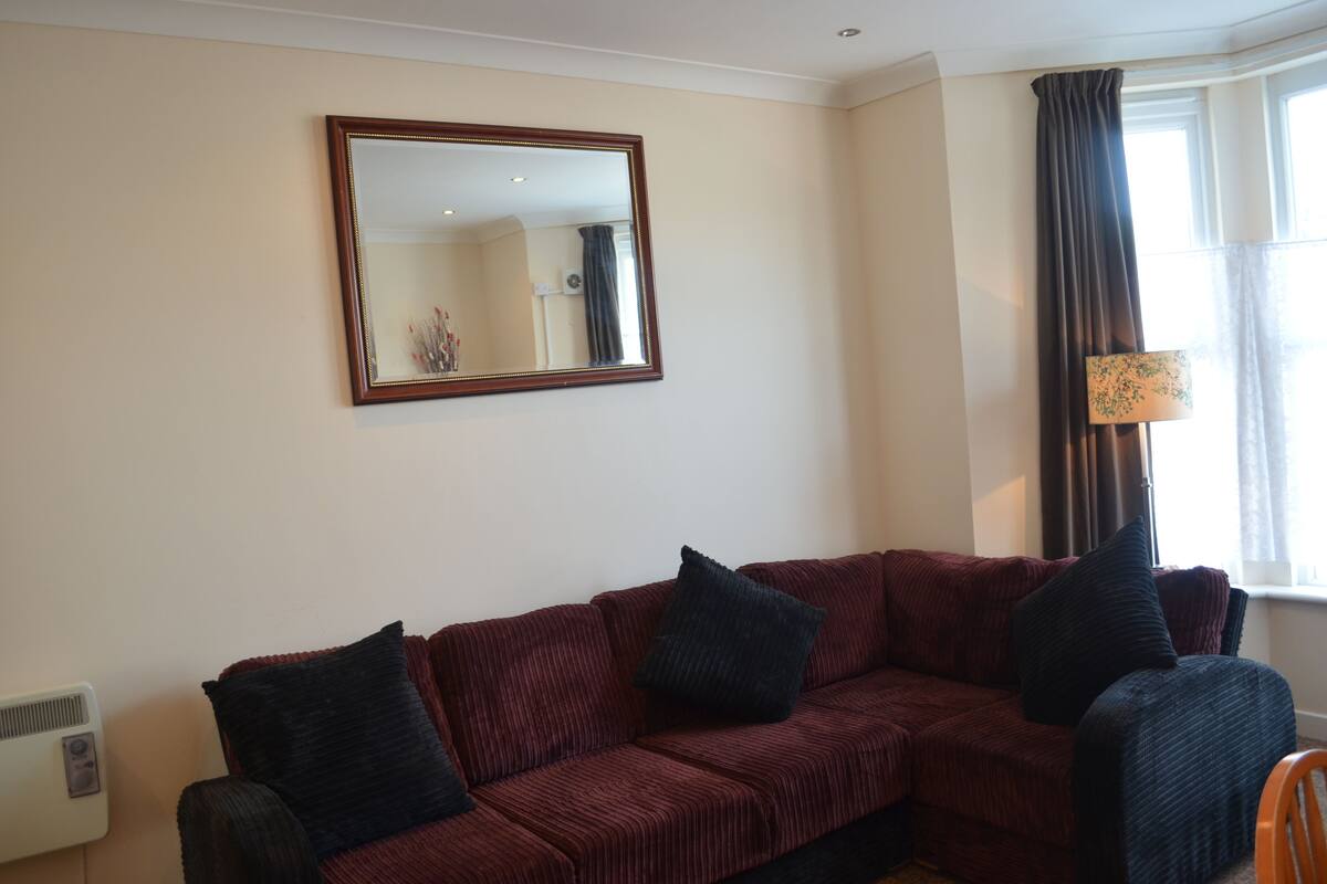Apartamento, 1 habitación (Pen, ground floor apartment) | Zona de estar | Una televisión de pantalla plana