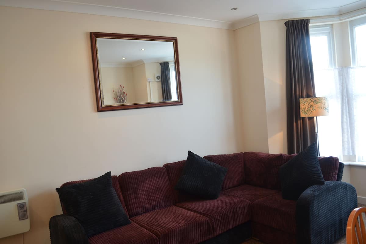 Apartment, 1 Bedroom (Pen, ground floor apartment) | Living area