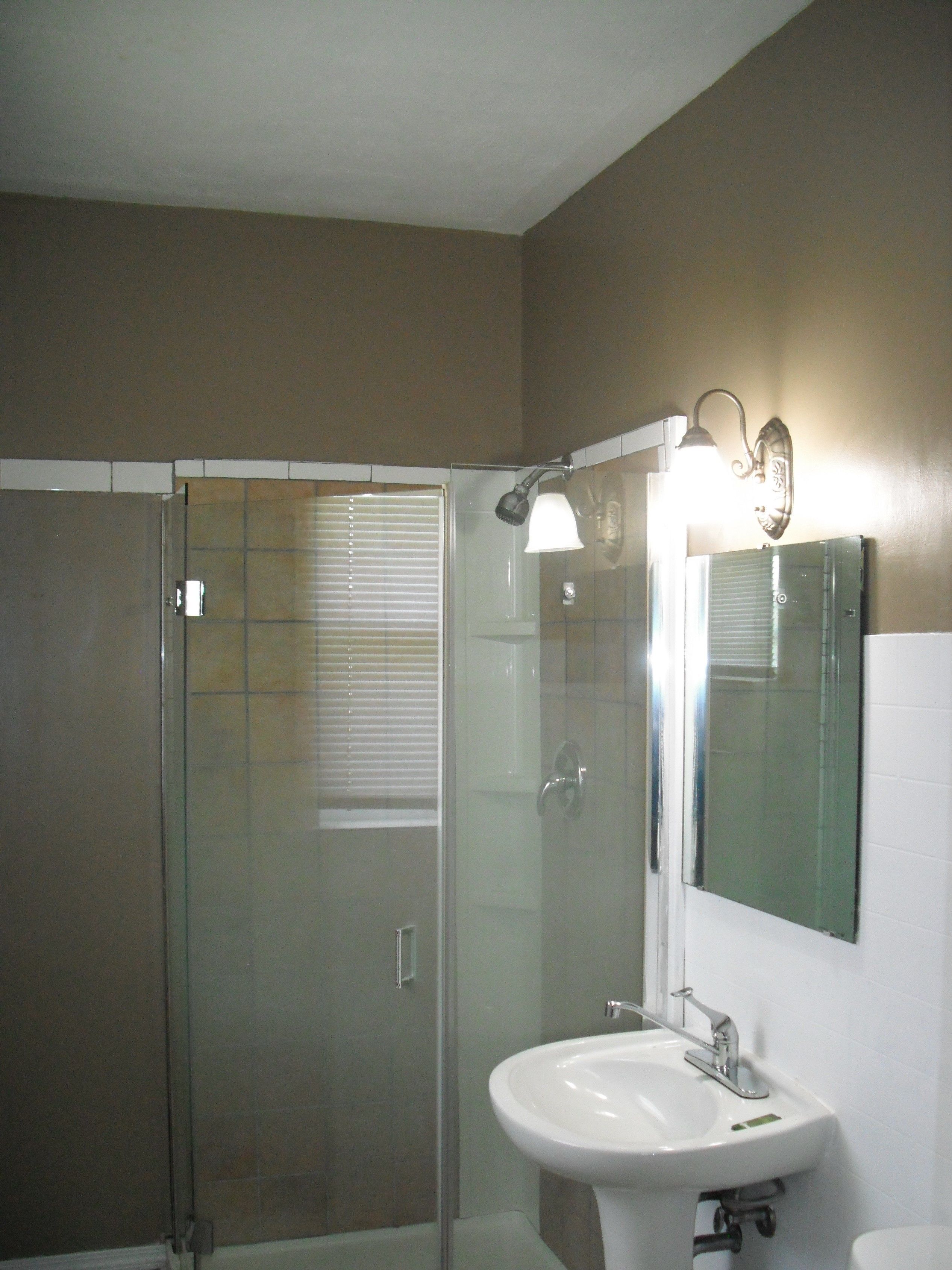 Standard Room | Bathroom