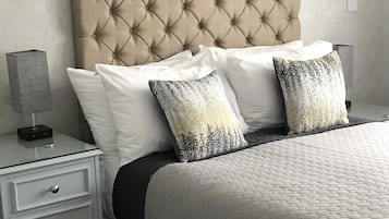 Double Room, Private Bathroom | Desk, free WiFi, bed sheets