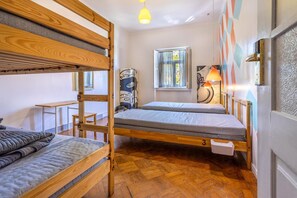 Free WiFi, bed sheets