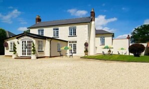 Front of property - Brandon Lodge (Hereford)