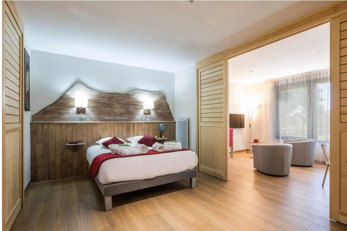 Club Apartment | Free WiFi