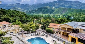 2 outdoor pools - Le Village d'Ennery (Ennery)