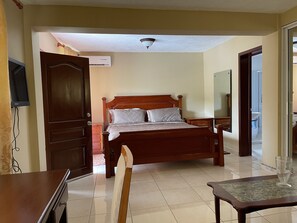 Superior Room, Hot Tub | Desk, iron/ironing board, free WiFi - Le Village d'Ennery (Ennery)