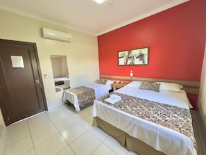 Deluxe Double Room, 1 Queen Bed | Minibar, individually decorated, desk, blackout drapes - Hotel Pousada Real (Sinop)