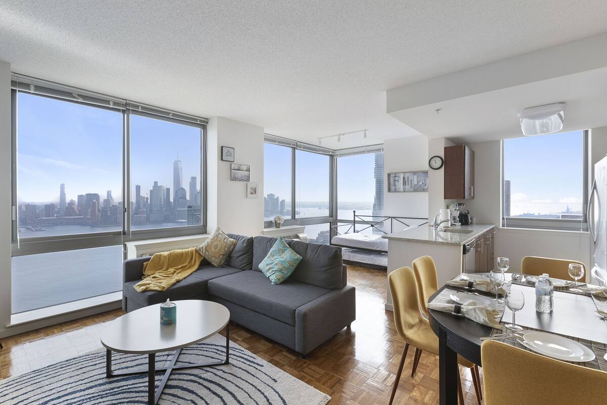 Panoramic-Apartment, 2 Schlafzimmer, Küche, Stadtblick | Wohnbereich