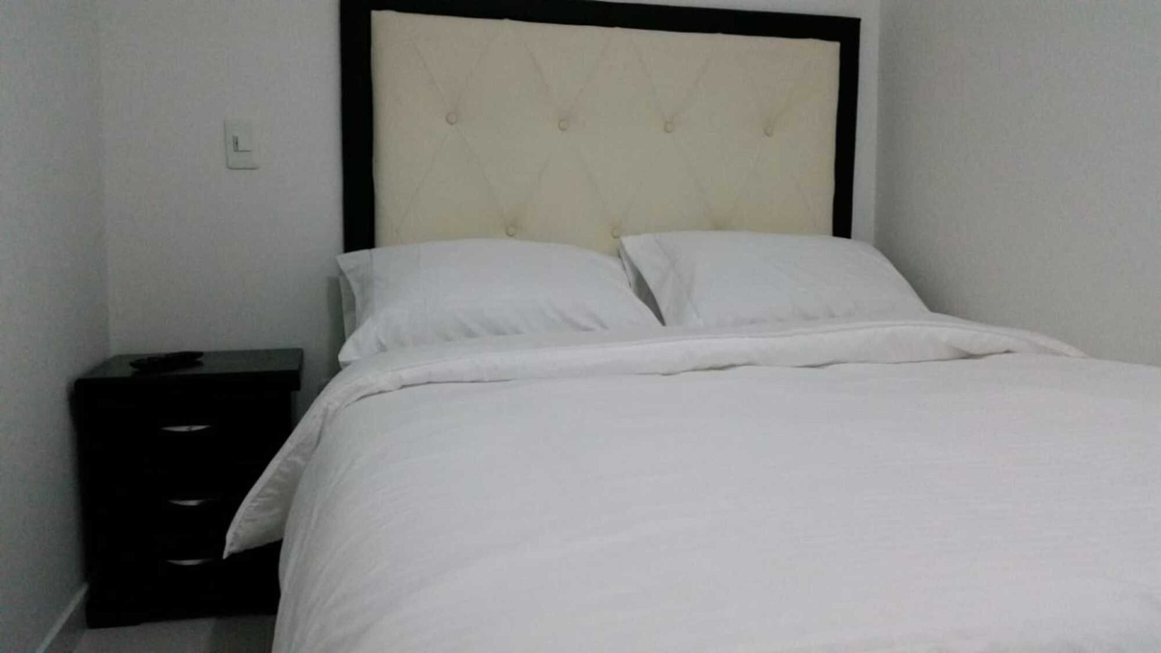 1 bedroom, Egyptian cotton sheets, premium bedding, down duvets
