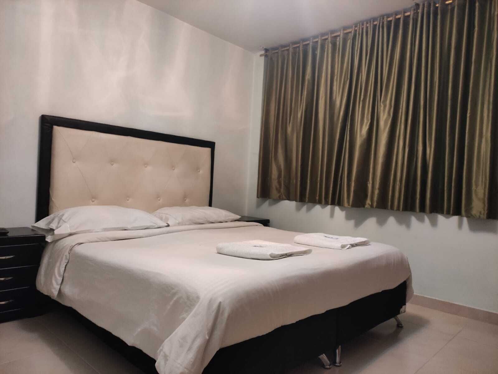 1 bedroom, Egyptian cotton sheets, premium bedding, down duvets
