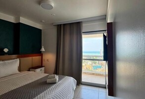 1 habitación, minibar y caja de seguridad en la habitación