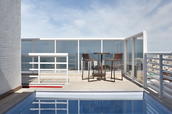 2 outdoor pools, sun loungers