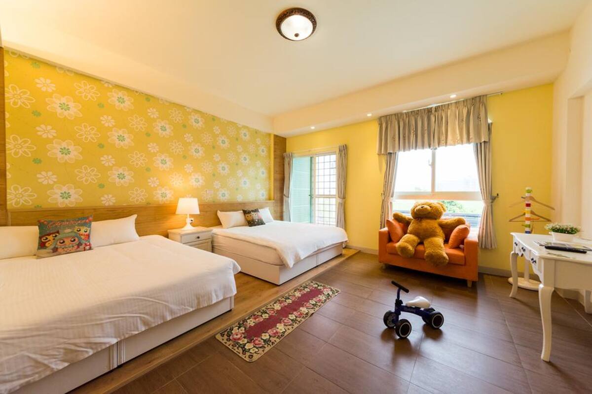 Gallery Apartment, Multiple Beds, Courtyard View