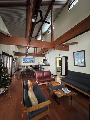 Fireplace - Bears Den Mountain Lodge (Hakuba)