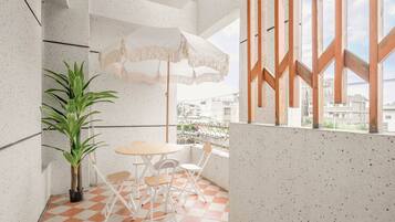 Family Suite-with balcony | Blackout drapes, soundproofing, free WiFi, bed sheets