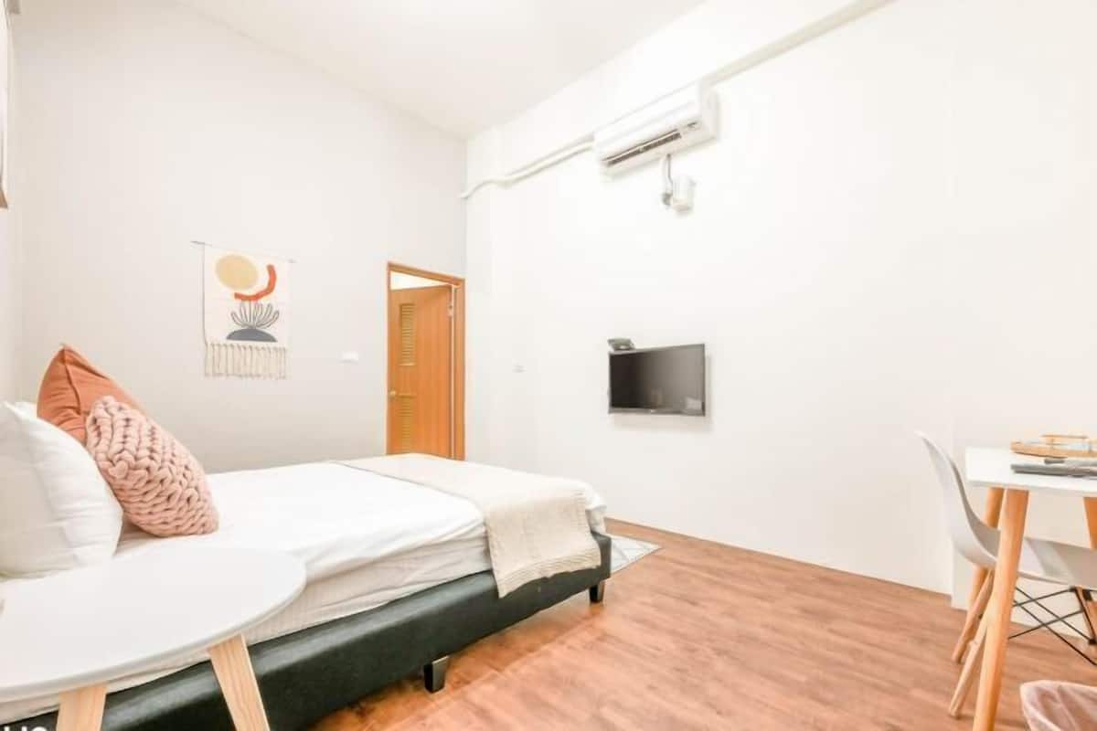 Rideaux occultants, chambres insonorisées, Wi-Fi gratuit, draps fournis