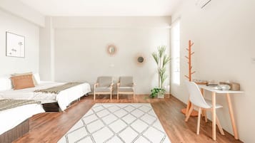 Family Suite-with balcony | Blackout drapes, soundproofing, free WiFi, bed sheets