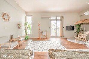 Cortinas blackout, sistema de insonorización y wifi gratis 