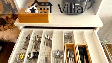 Luxury-Villa | Eigene Küche | Kühlschrank, Mikrowelle
