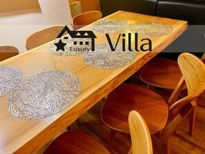 Luxury Villa | Free WiFi, bed sheets