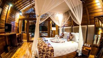 1 bedroom, in-room safe, desk, soundproofing