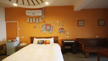 Quarto casal, vista para o oceano | Roupas de cama premium, escrivaninha, cortinas blackout