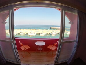 Comfort-Doppelzimmer, eingeschränkter Meerblick, Meerseite | Balkon