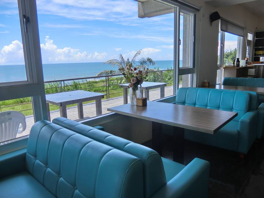 Free daily local cuisine breakfast