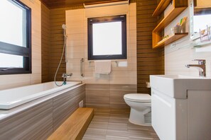 Deep soaking bathtub - LANYANGbnb (Wujie)