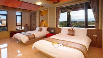 Quadruple Room | Individually decorated, individually furnished, desk, blackout drapes