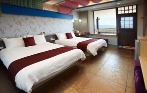 A hotel room with two beds, a large window with a view, and a checkered ceiling. - LANYANGbnb (Wujie)