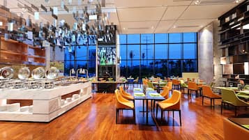 2 restaurants, breakfast, lunch, dinner served; Chinese cuisine