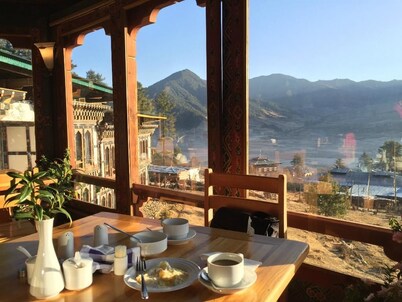 Dewachen Hotel & Spa