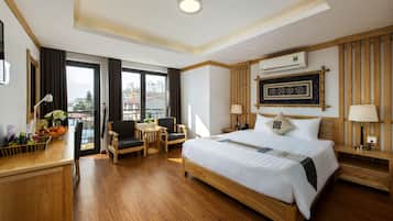 Family Room, 1 Double Bed and 2 Single Beds | Premium bedding, minibar, in-room safe, desk