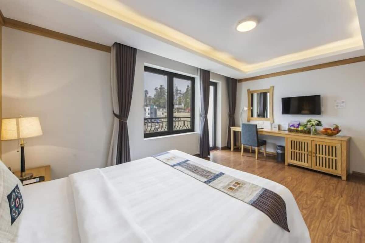 1 bedroom, premium bedding, minibar, in-room safe
