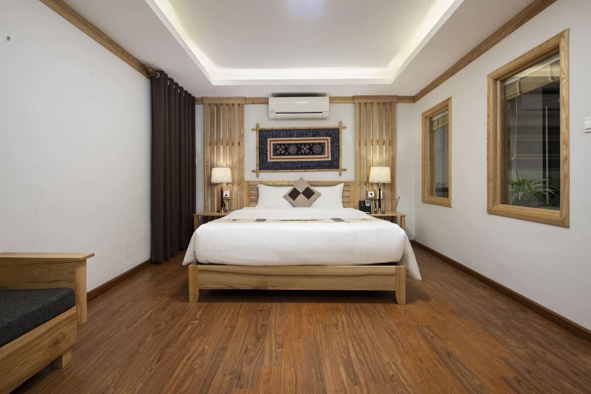 Standard Double Room, No Windows